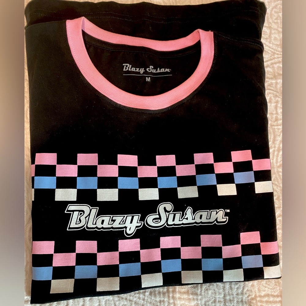 T SHIRT. EXCLUSIVE BLAZY SUSAN BRAND. POPULAR CANNABIS RELATED COMPANY. Size M